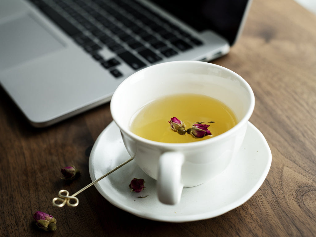 Geniet van losse thee op kantoor: 6 eenvoudige manieren om losse thee te zetten